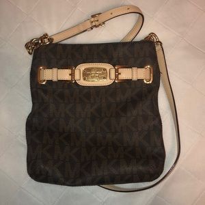 Michael Kors Crossbody purse